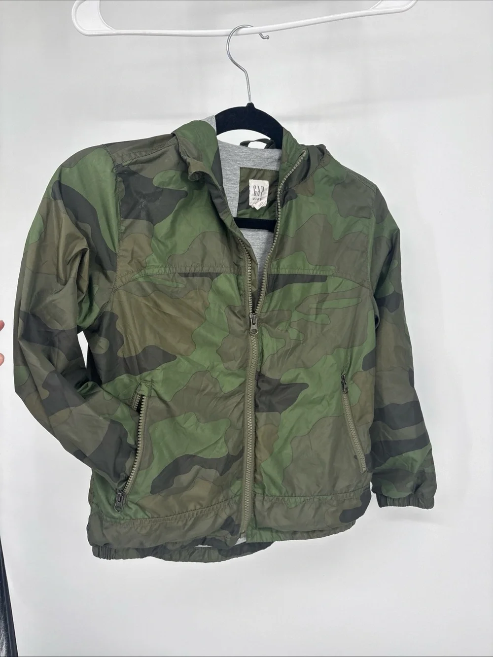 GAP Kids Camo Hooded Windbreaker - Green size M
